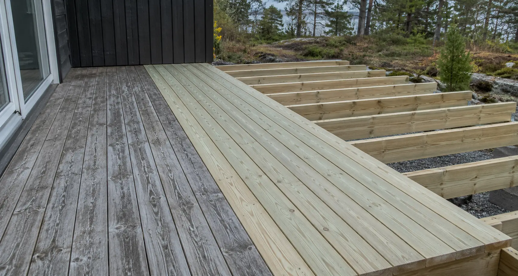 Ny terrassedel møter eldre terrassebord ved utvidelse